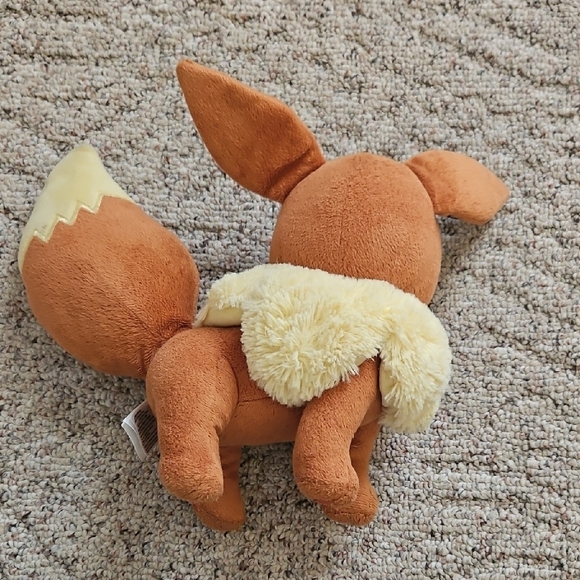 Eevee Pokemon TOMY Standing Plush Stuffed Animal - Picture 6 of 6